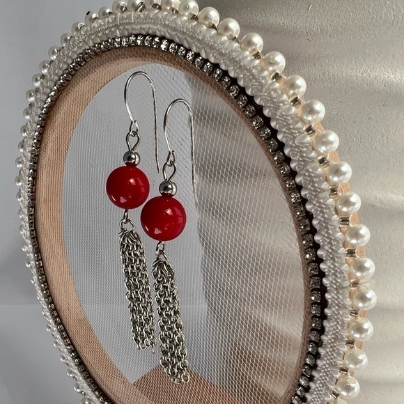 CHAIN Drop Long Earrings with Red Beads - Picture 9 of 10